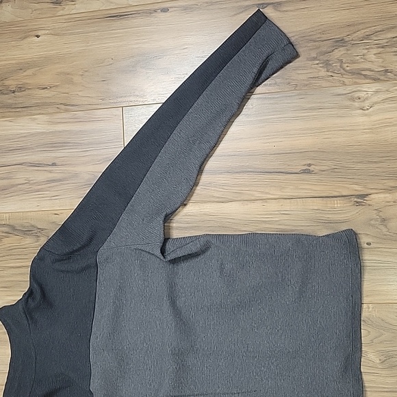 Calvin Klein Gray Color Block Long Sleeve Pull Over - Picture 7 of 8